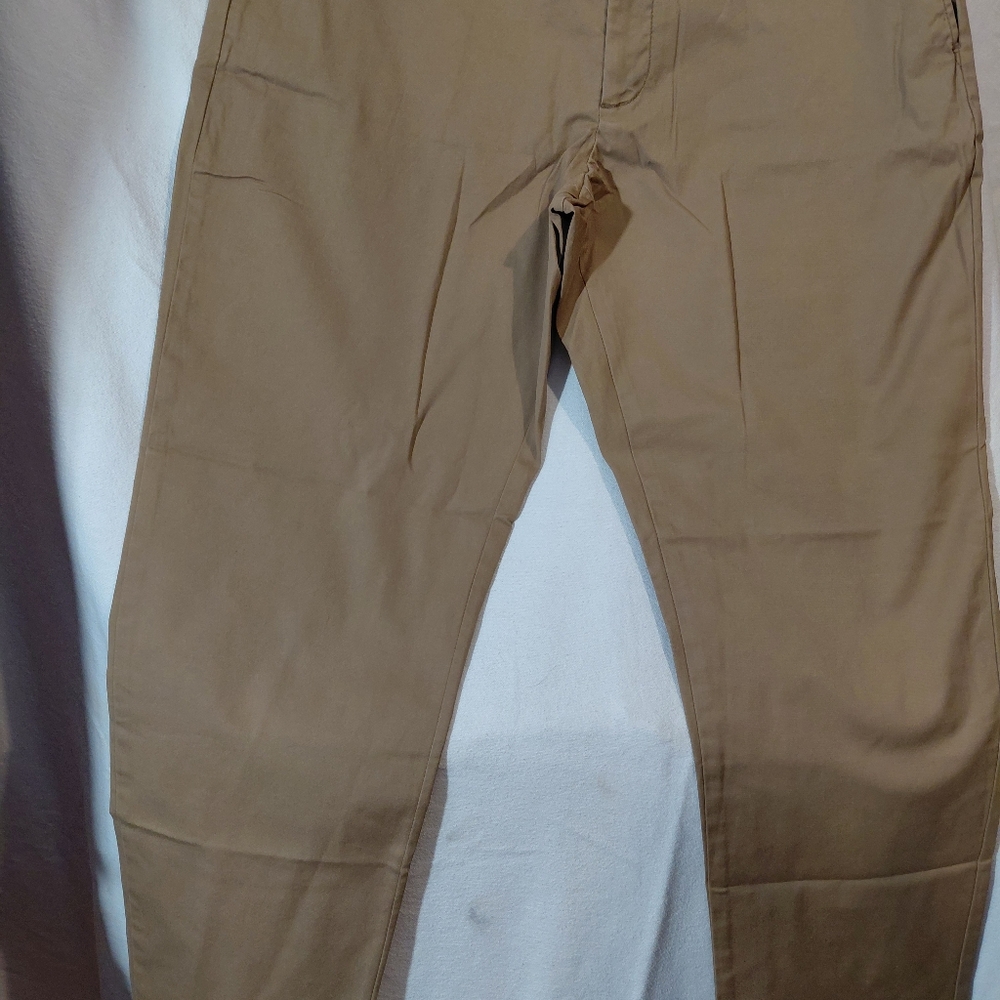 Banana Republic Athletic Fit Khaki Pants - Picture 6 of 8